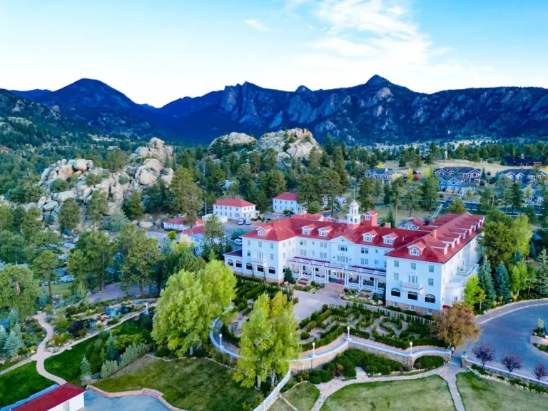 Historic U.S. hotel exterior associated with ghost stories and paranormal legends