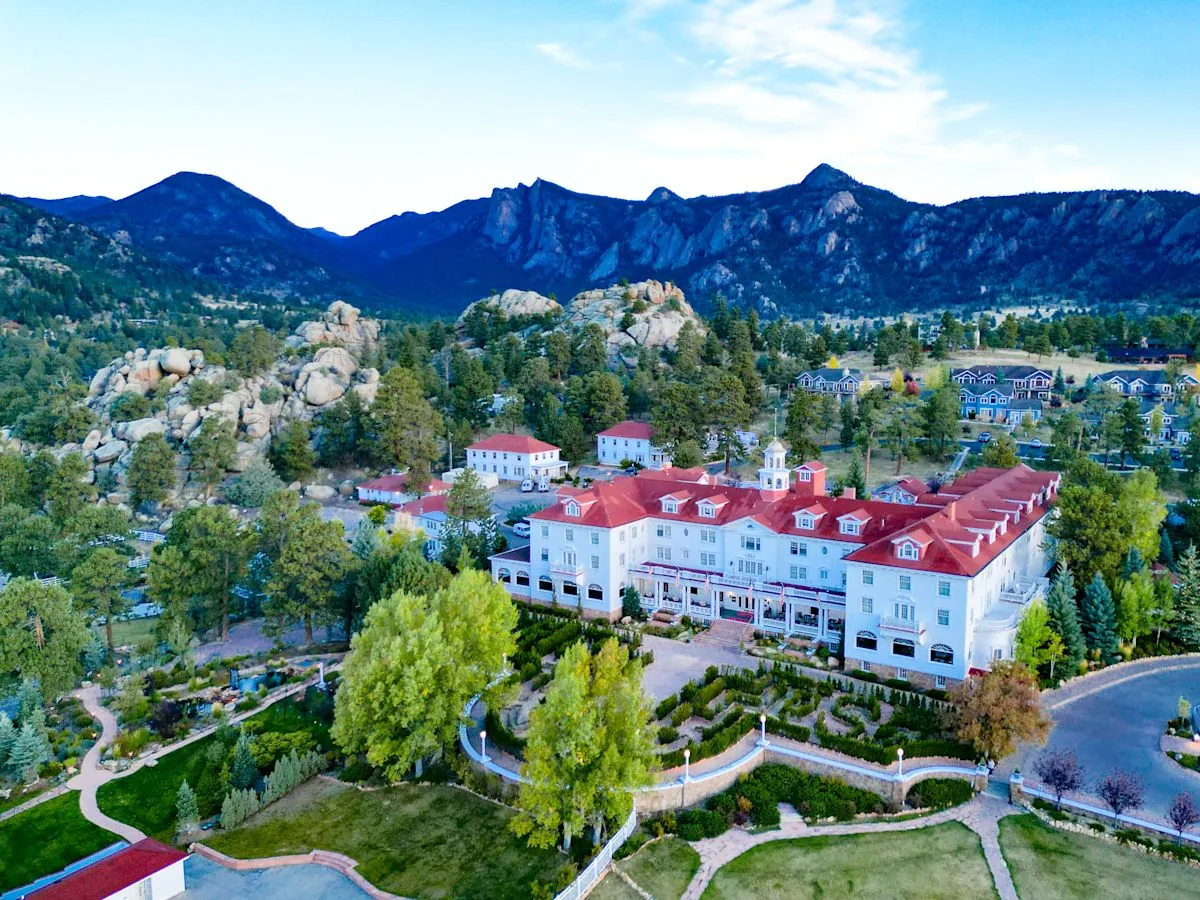 Historic U.S. hotel exterior associated with ghost stories and paranormal legends